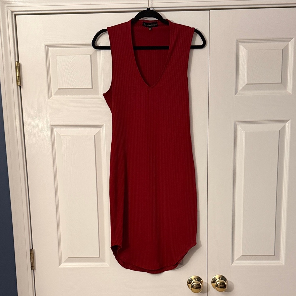 Slimming, deep red,Derek Heart Red Sleeveless Midi Dress